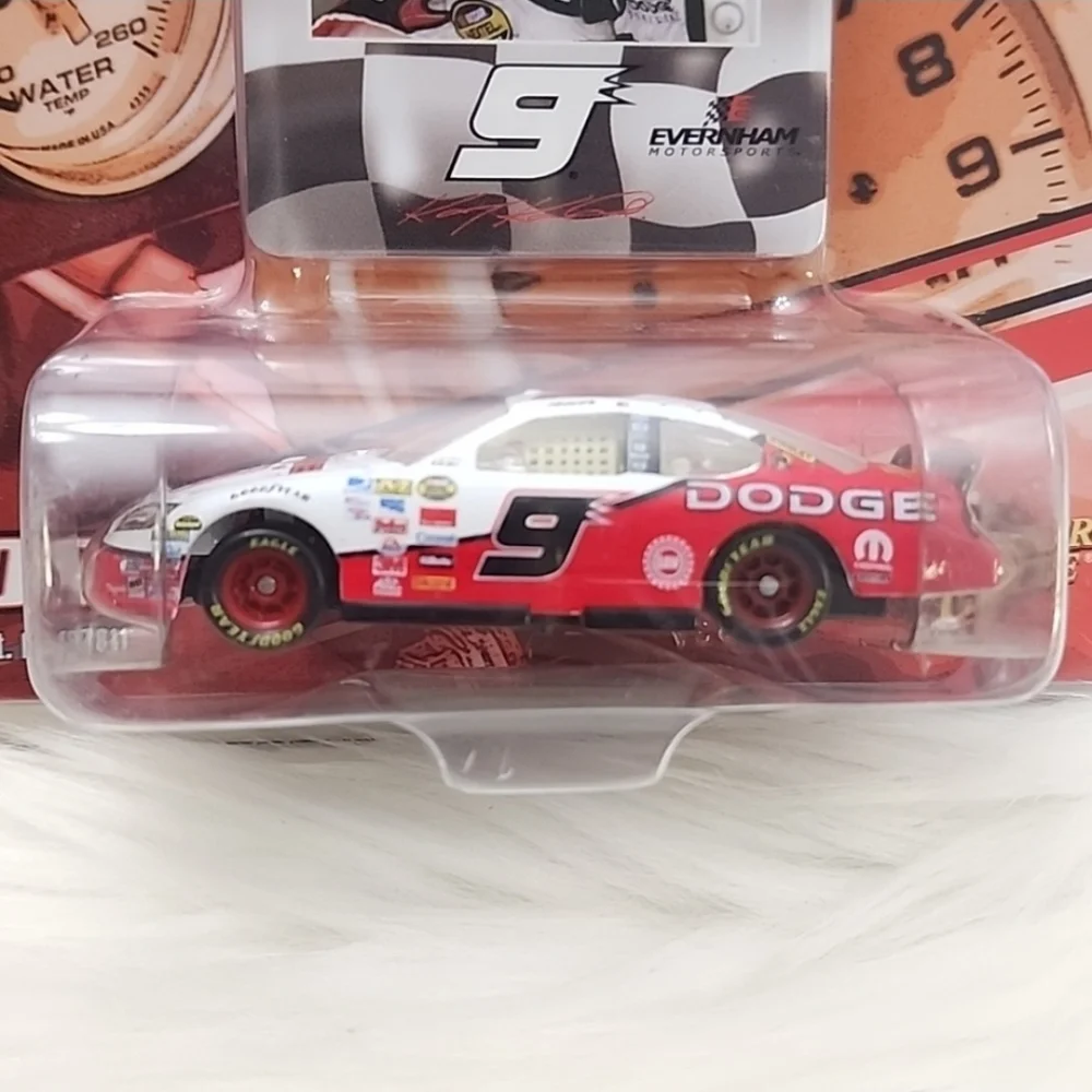 Kasey Kahne #9 NASCAR 1:64 Scale Stock Car Die-Cast Car 2007